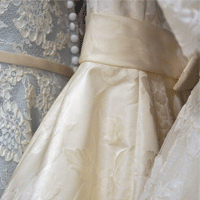 ドレスはレンタル？購入？